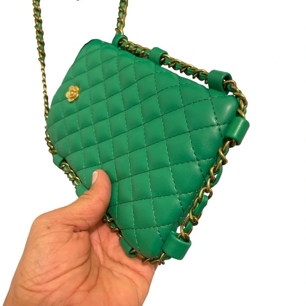 Montana West quilt Crossbody cellphone bag high-quality ,durable, anti-scratch.